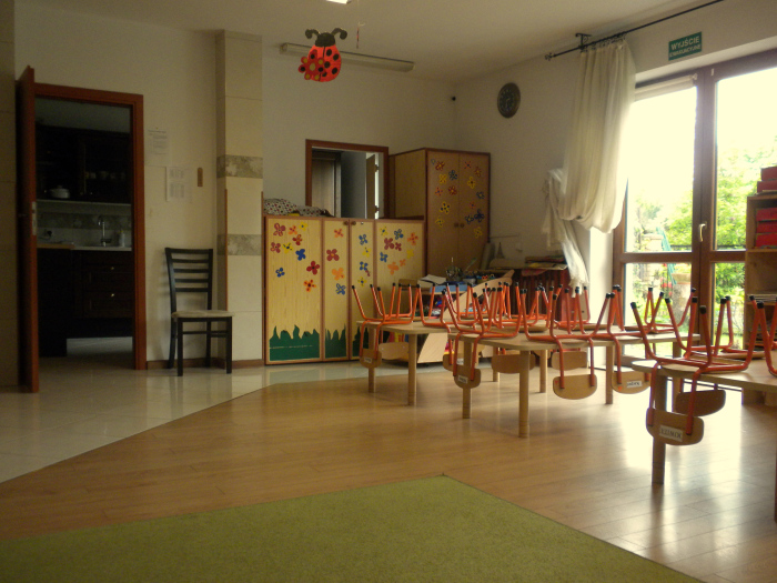 Przestronna sala w przedszkolu